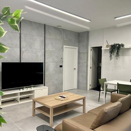 Hostel Ramon Lujan 91 مدريد المظهر الخارجي الصورة