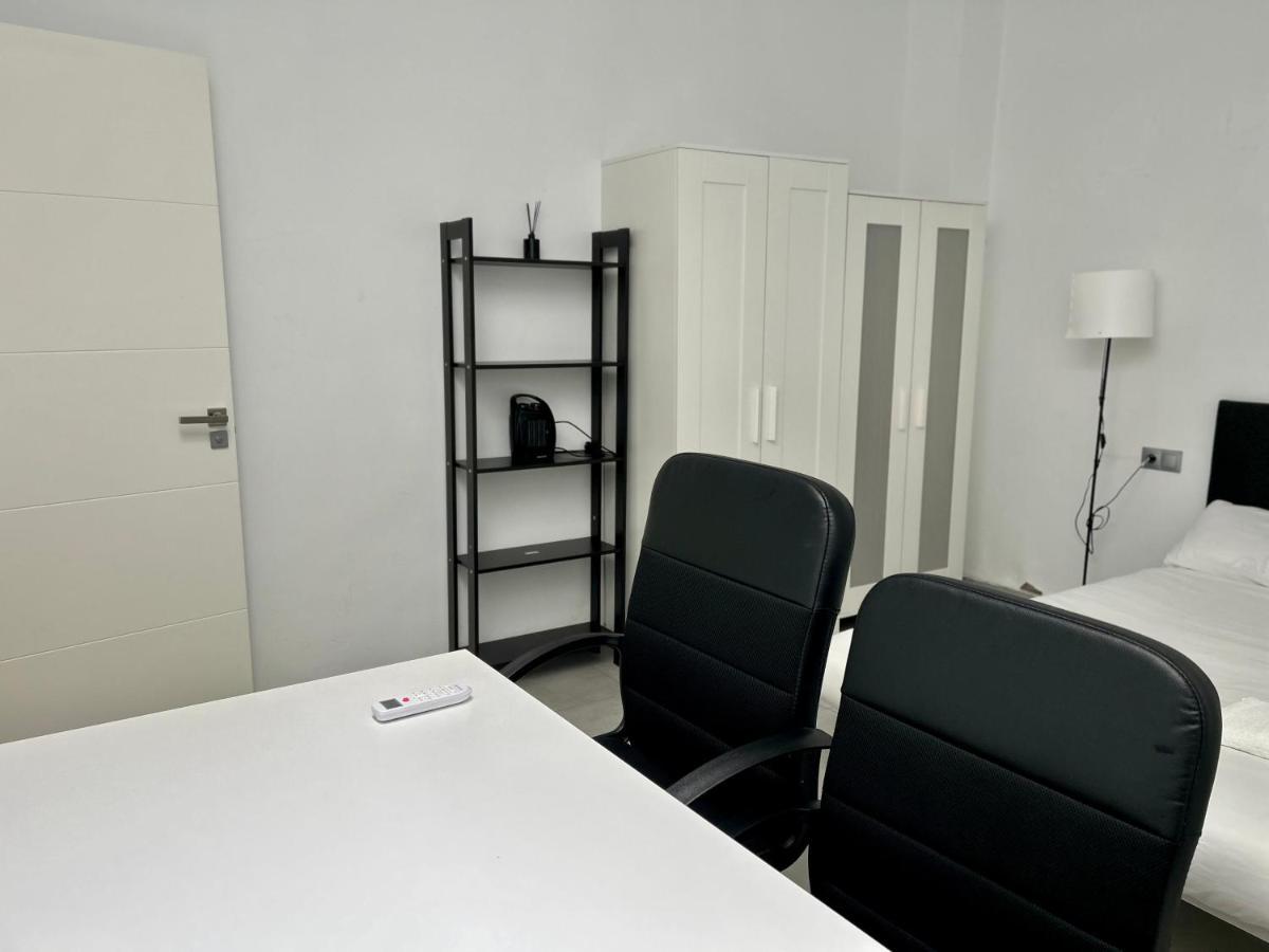 Hostel Ramon Lujan 91 مدريد المظهر الخارجي الصورة
