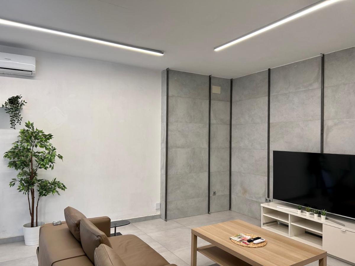 Hostel Ramon Lujan 91 مدريد المظهر الخارجي الصورة