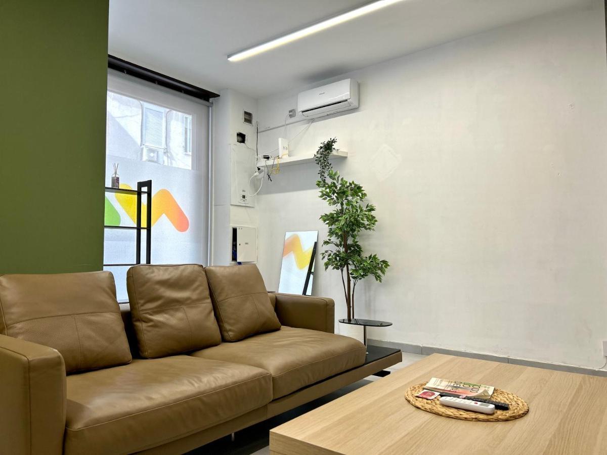 Hostel Ramon Lujan 91 مدريد المظهر الخارجي الصورة