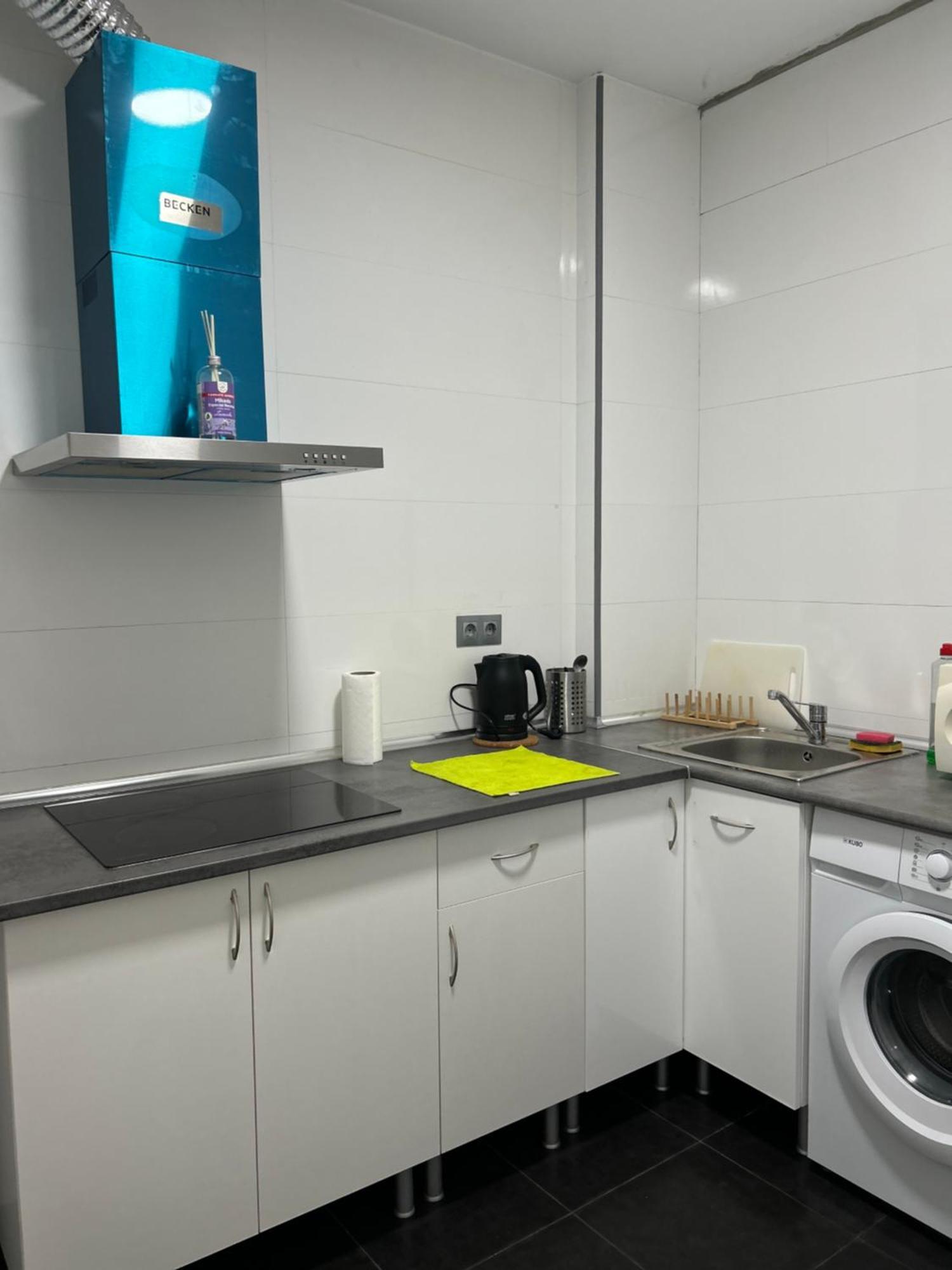 Hostel Ramon Lujan 91 مدريد المظهر الخارجي الصورة